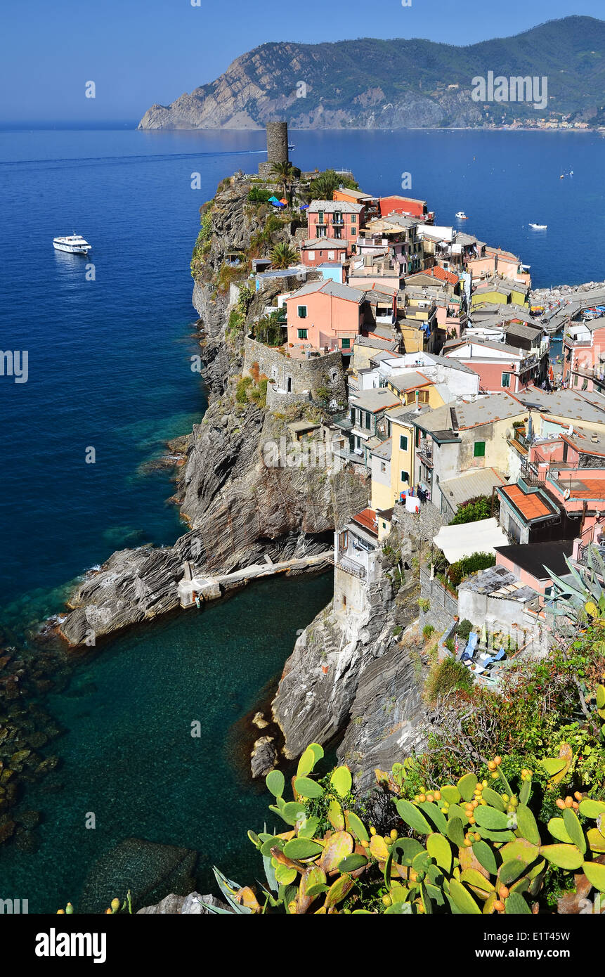 Vernazza da Cinque Terre è una piccola città in comune La Spezia, Italia. Foto Stock