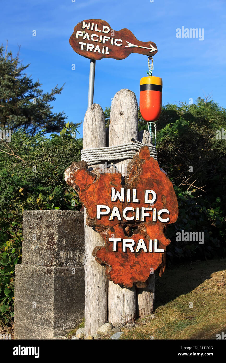 Wild Pacific Trail signpost, Isola di Vancouver, British Columbia, Canada Foto Stock