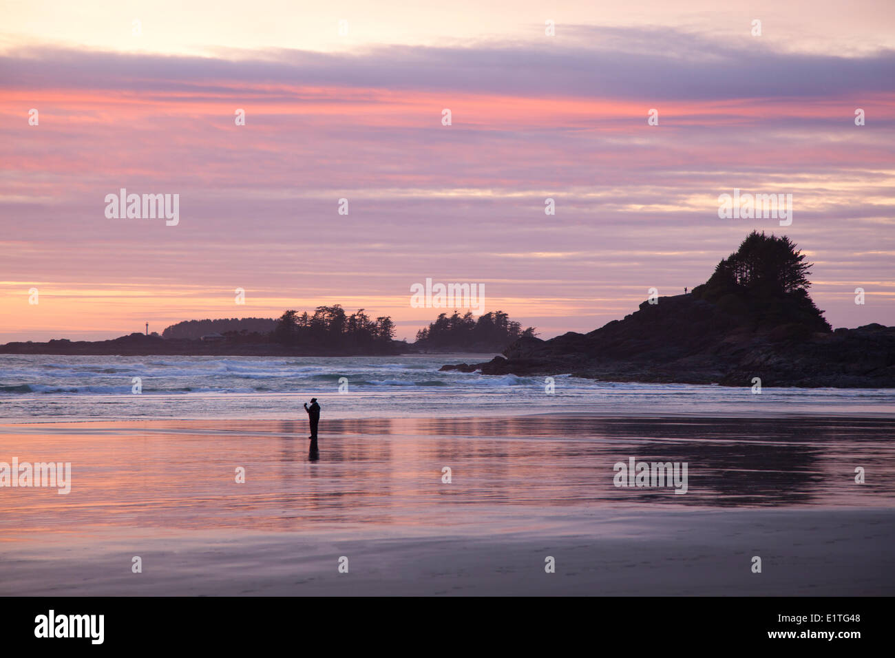 Cox Bay e punto di tramonto al tramonto vicino a Tofino, British Columbia, Canada sull'Isola di Vancouver a Clayoquot Sound Biosfera UNESCO Foto Stock