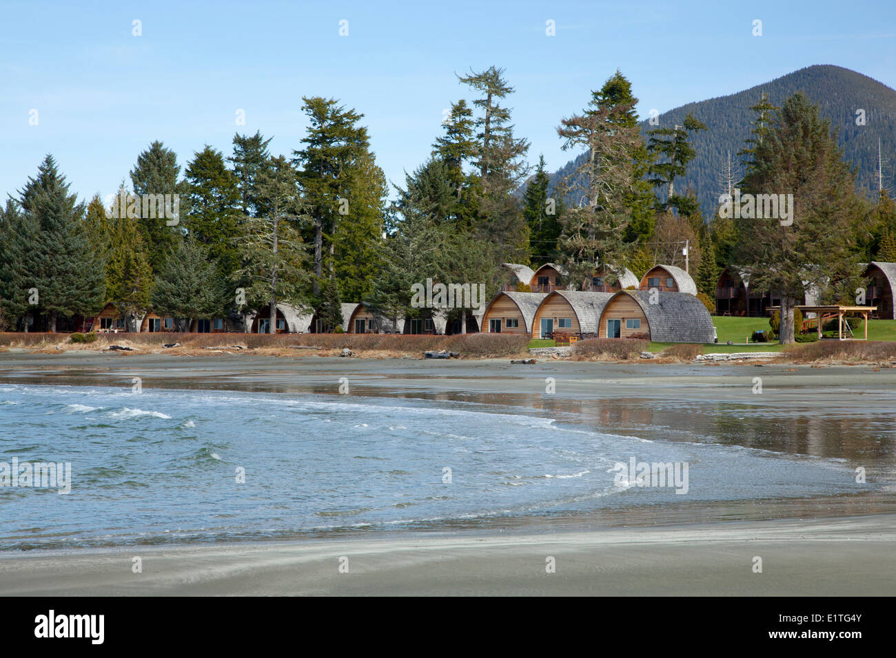 Noleggio cabine le sistemazioni della struttura Spiaggia di MacKenzie vicino a Tofino British Columbia Canada sull'Isola di Vancouver a Clayoquot Sound Foto Stock