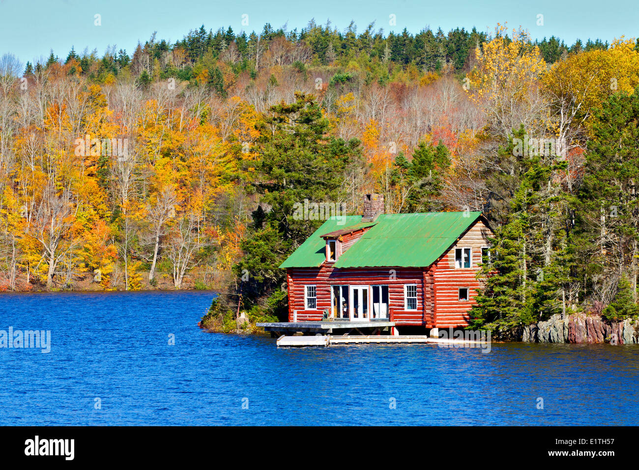 Log house, Lochaber Lago, Antigonish County, Nova Scotia, Canada Foto Stock