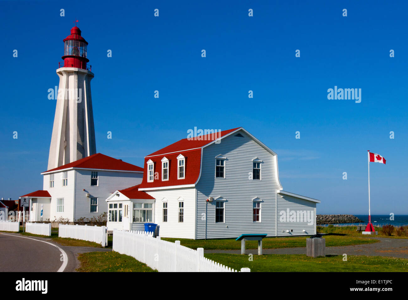 Faro di Pointe-au-Père marittimo sito storico, Quebec, Canada Foto Stock