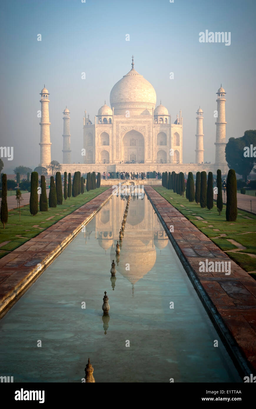 Il Taj Mahal brilla di sunrise, Agra India Foto Stock