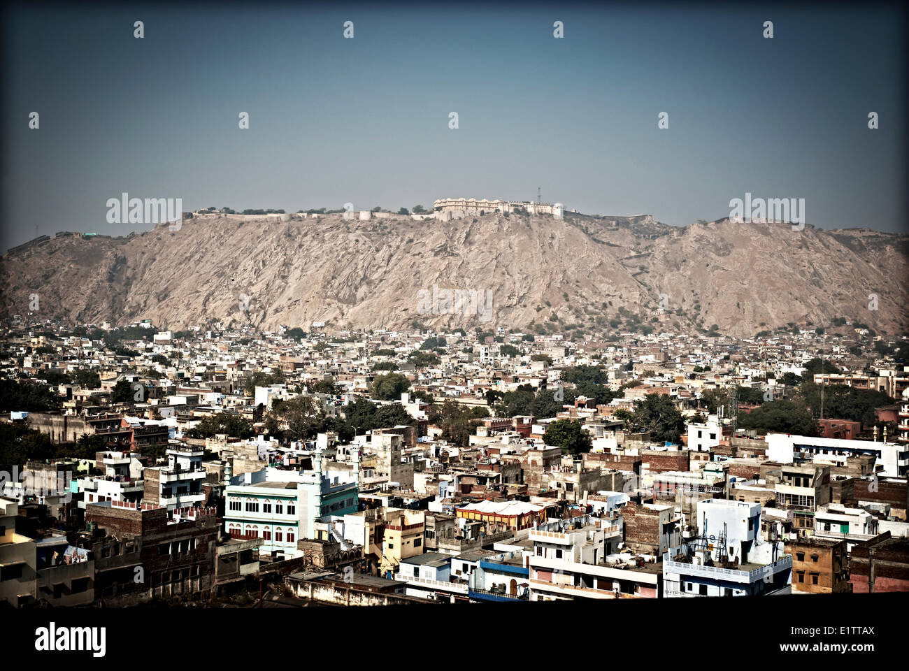 Nahargarh Fort (Tiger Fort) si trova sopra la città di Jaipur, stato del Rajasthan in India Foto Stock