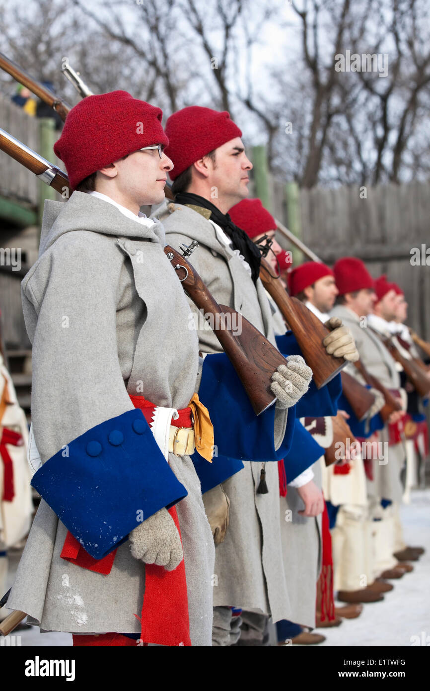 Uomini vestiti come soldati francesi, in costume, Festival du Voyageur, Winnipeg, Manitoba, Canada Foto Stock