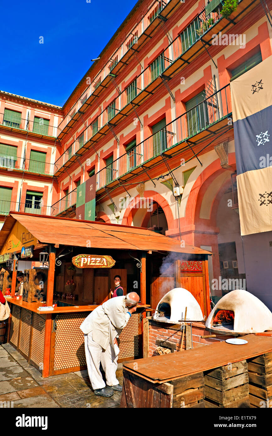 Forni Pizza, Plaza de la Corredera, città di Cordoba, Sito Patrimonio Mondiale dell'UNESCO, provincia di Cordoba, Andalusia (Andalucia), Spa Foto Stock