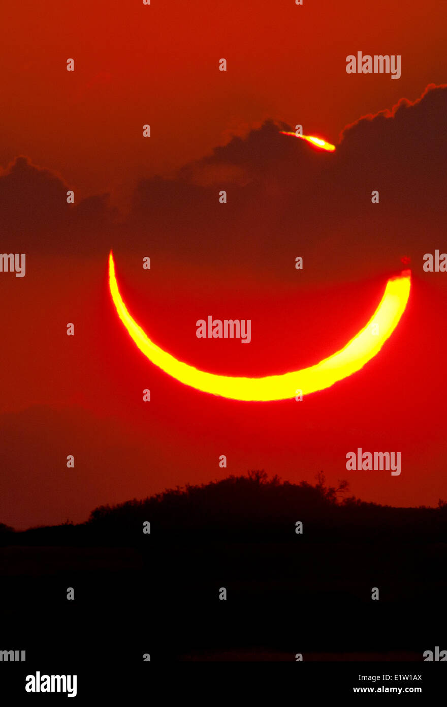 Anulare eclissi solare del 20 maggio 2012. Fotografato al tramonto dalla Texas occidentale. Foto Stock