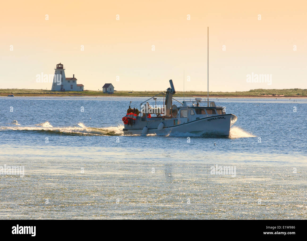 Barca da pesca e del faro, Northport, Prince Edward Island, Canada Foto Stock