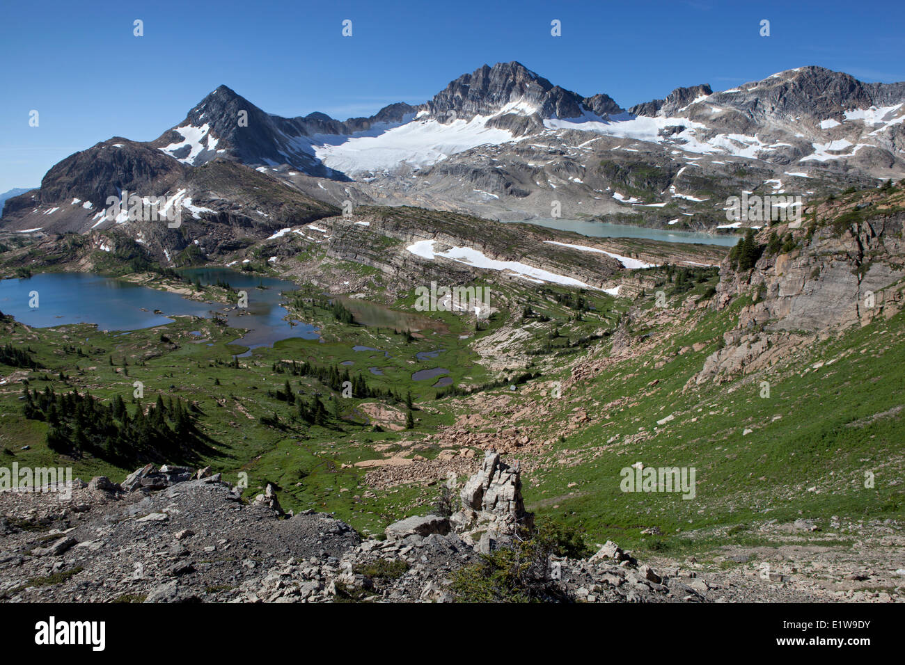 Calcare bacino dei laghi e picco di Russell, altezza delle Rockies Parco Provinciale, British Columbia, Canada Foto Stock
