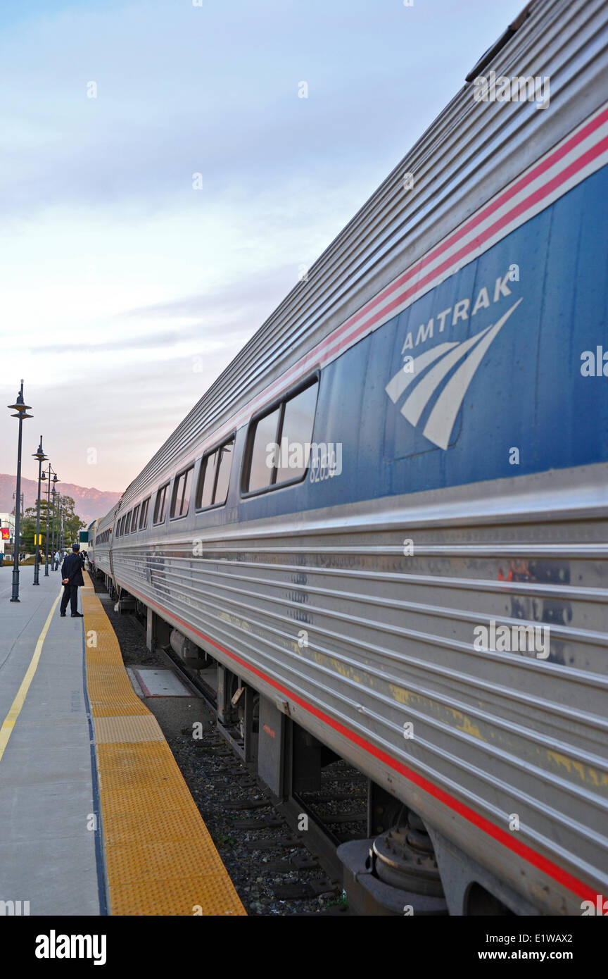 Stazione ferroviaria con ventola California Palm, Santa Barbara, California, Stati Uniti d'America Foto Stock