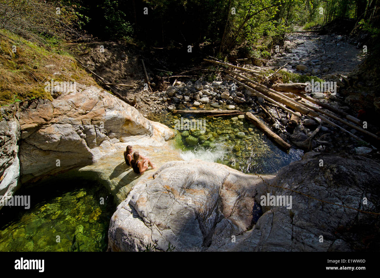 Nuoto, Ashton Creek, vicino Enderby, British Columbia, Canada. Foto Stock