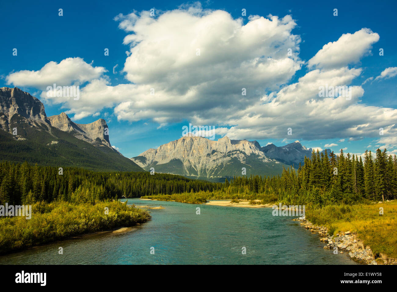 Il Fiume Bow, Canmore, Alberta, Canada Foto Stock