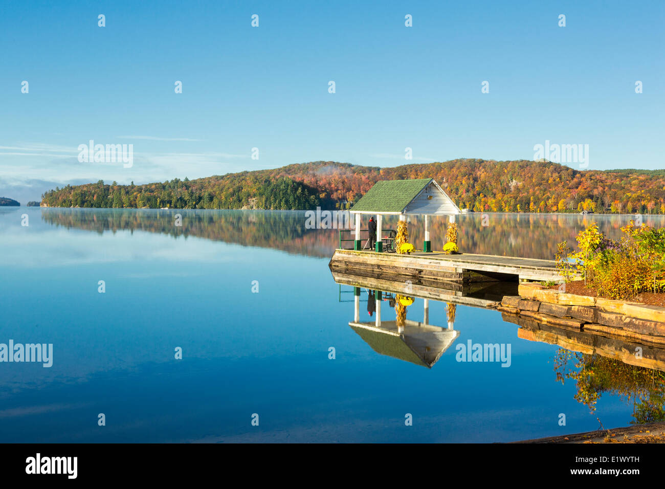 Dock, Lago di baie, Muskoka, Ontario, Canada Foto Stock