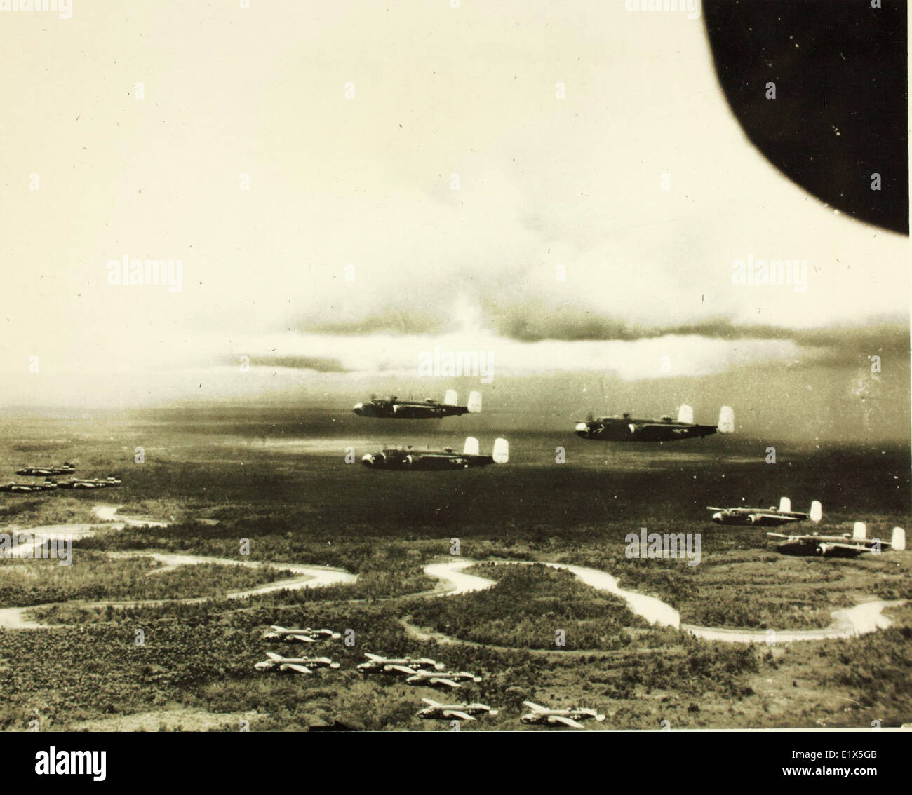 Il 345th Bomb Group operò bombardieri North American B-25 Mitchell durante la seconda guerra mondiale. Questi aerei furono fondamentali per la campagna del Pacifico, conducendo missioni di bombardamento strategico che contribuirono alla vittoria degli Alleati. Foto Stock