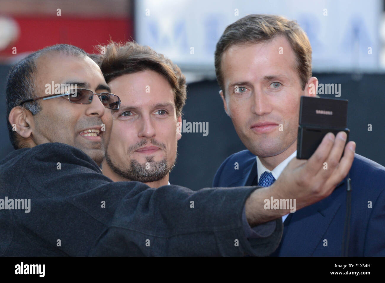 Londra, Regno Unito. Il 10 giugno 2014. Lame boy band assiste Zulu premiere per celebrare il cinquantesimo anniversario del suo rilascio all'Odeon Leicester Square. Foto di vedere Li/Alamy Live News Foto Stock