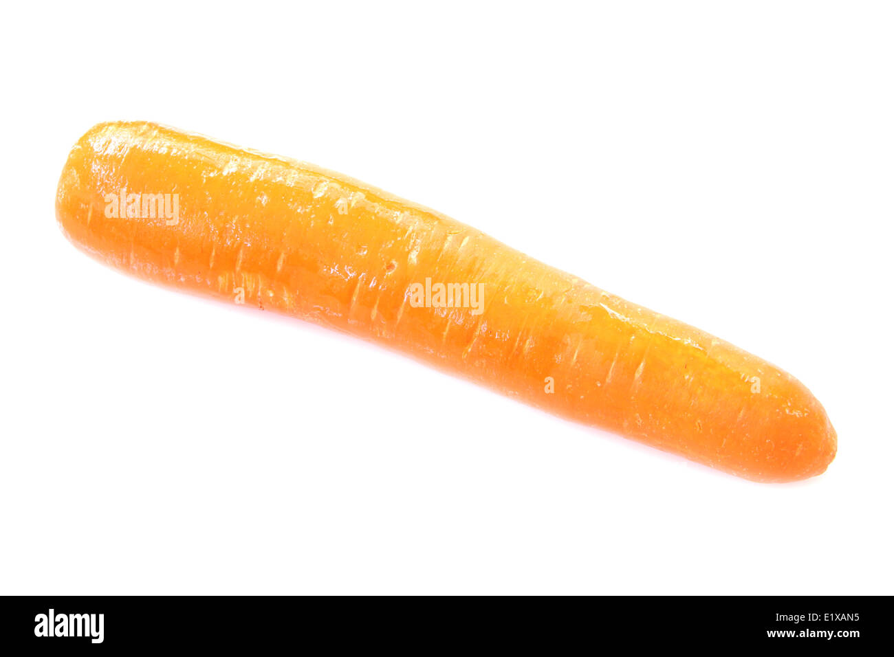 Verdura di carote isolati su sfondo bianco. Foto Stock