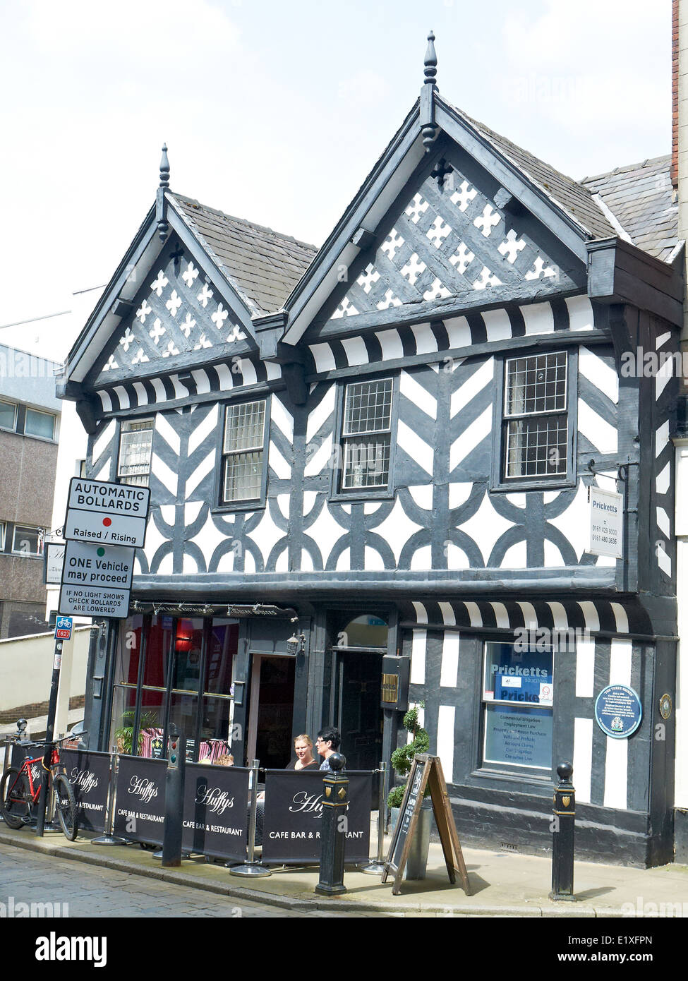 I tre Shires sulla grande Underbank in Stockport CHESHIRE REGNO UNITO Foto Stock