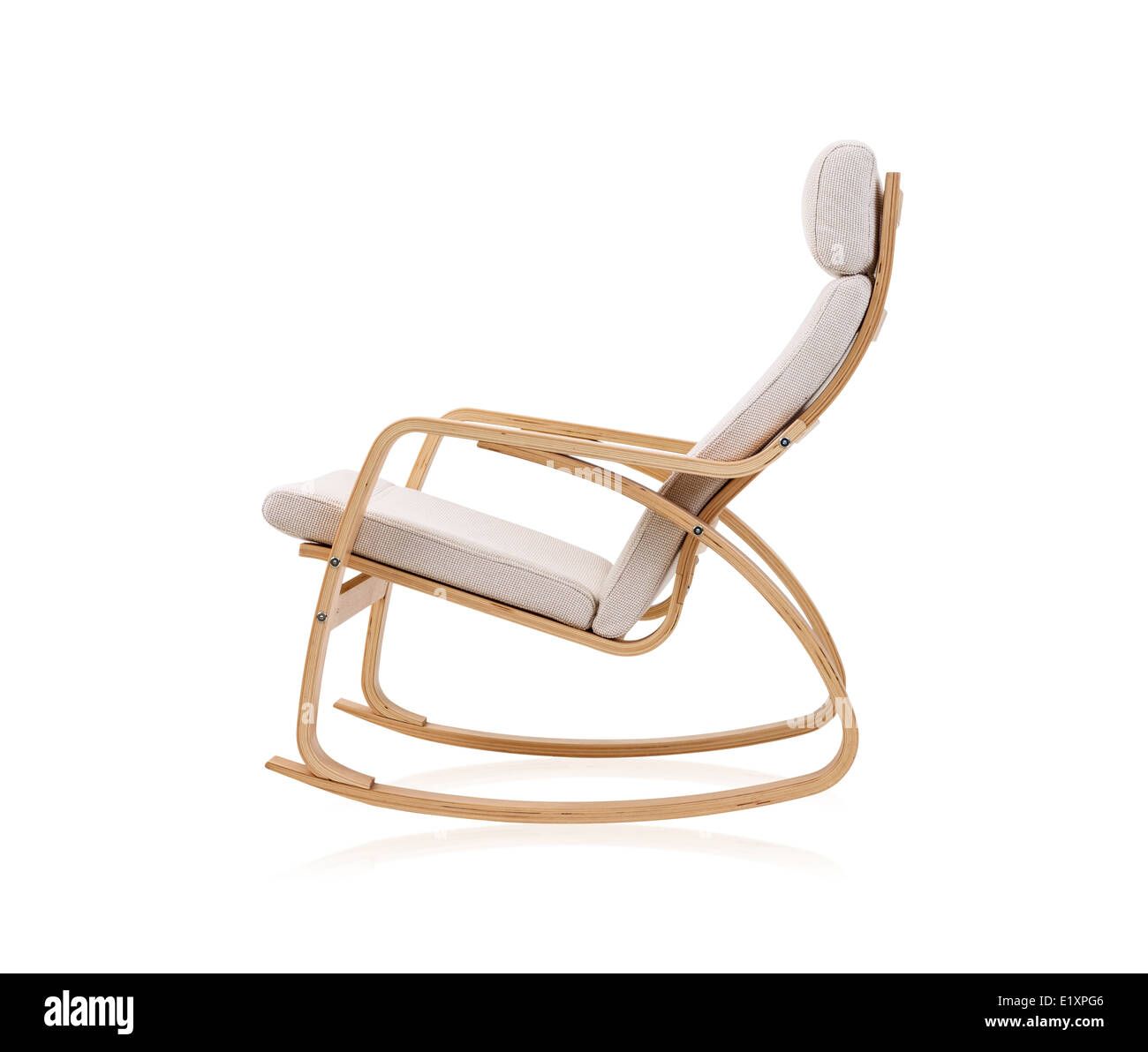 Moderne sedia a dondolo isolati su sfondo bianco Foto Stock