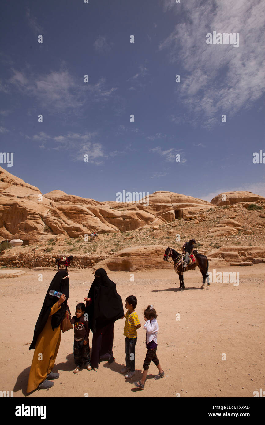 Medio Oriente, Giordania, Petra, Sito Patrimonio Mondiale dell'UNESCO. Vista generale del sito Foto Stock