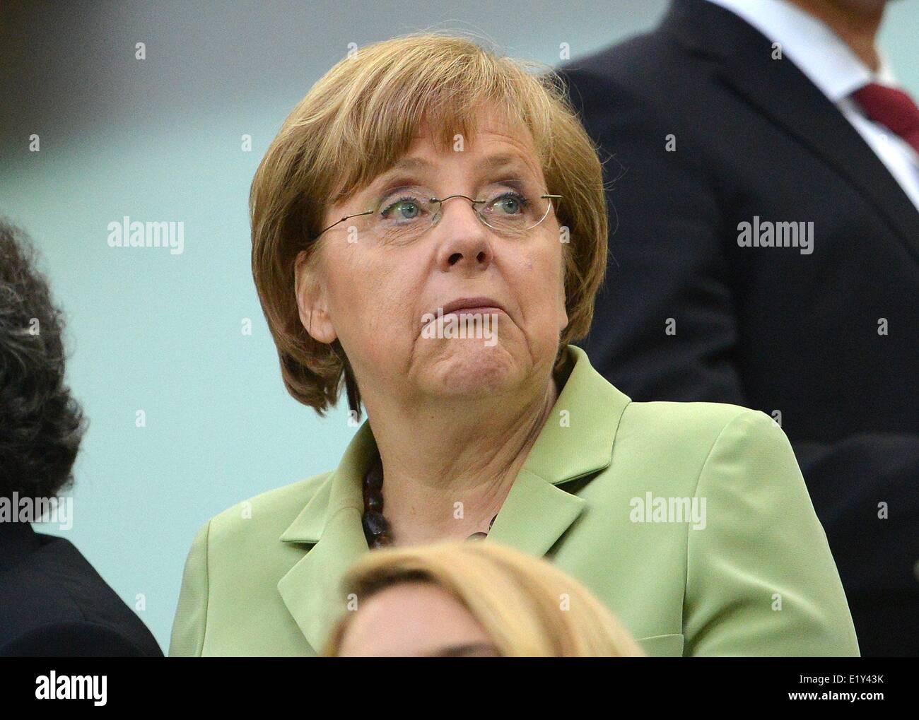 Il cancelliere tedesco Angela Merkel durante la partita Germania vs. Grecia durante gli Europei di calcio il 22 giugno 2012. Foto Stock