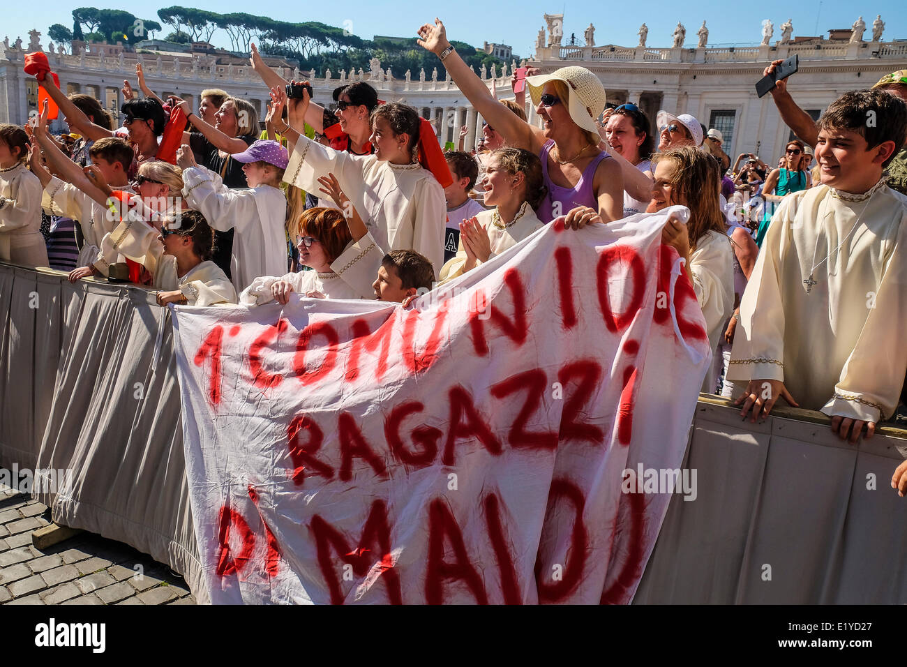 Città del Vaticano Piazza San Pietro, Italia. 11 giugno 2014. L'Italia. 11 giugno 2014. Papa Francesco, Udienza generale del 11 giugno 2014 Credit: Davvero Facile Star/Alamy Live News Foto Stock