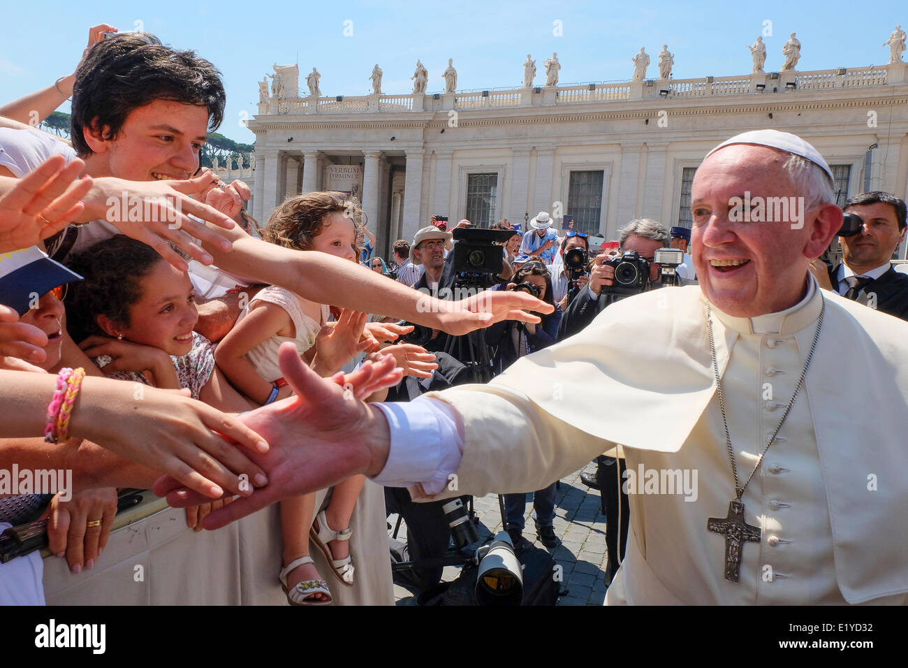 Città del Vaticano Piazza San Pietro, Italia. 11 giugno 2014. L'Italia. 11 giugno 2014. Papa Francesco, Udienza generale del 11 giugno 2014 Credit: Davvero Facile Star/Alamy Live News Foto Stock
