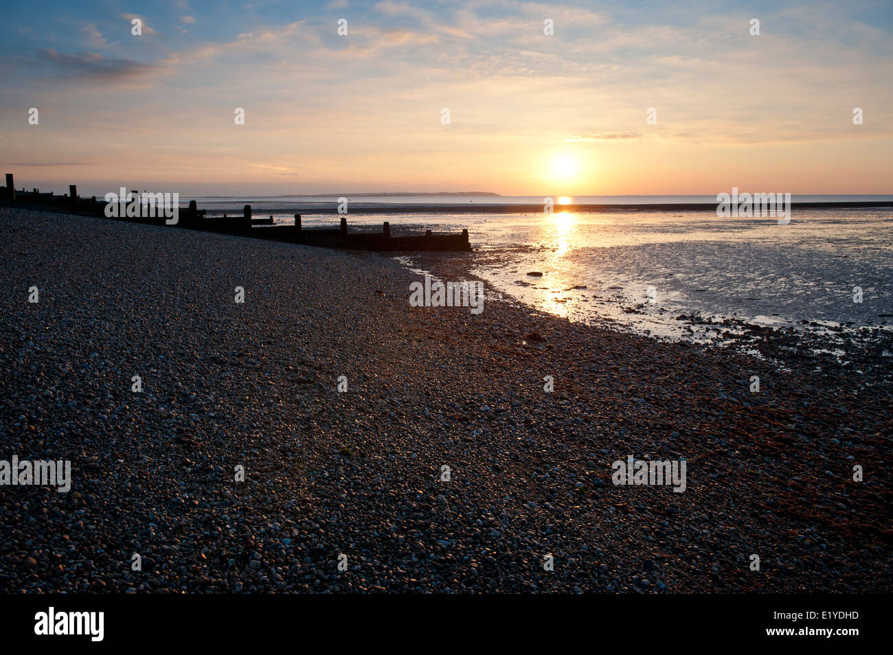 Whitstable, pier, groyne, spiaggia, mare, jetty, mare Coast Inghilterra, inglese, Regno Unito, Gran Bretagna, estate Foto Stock