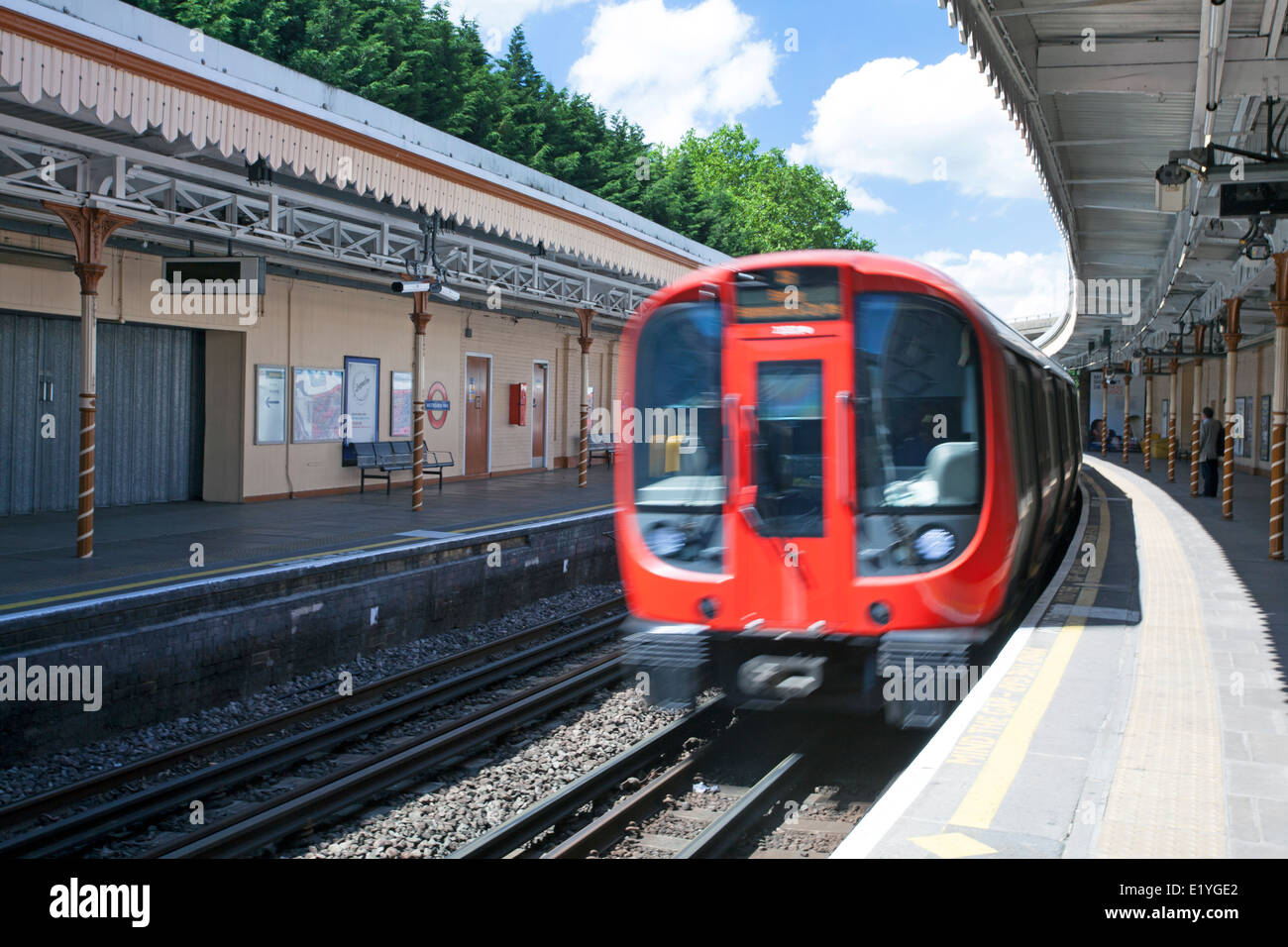 Westbourne Park Station sulla Hammersmith & City line della metropolitana di Londra Foto Stock