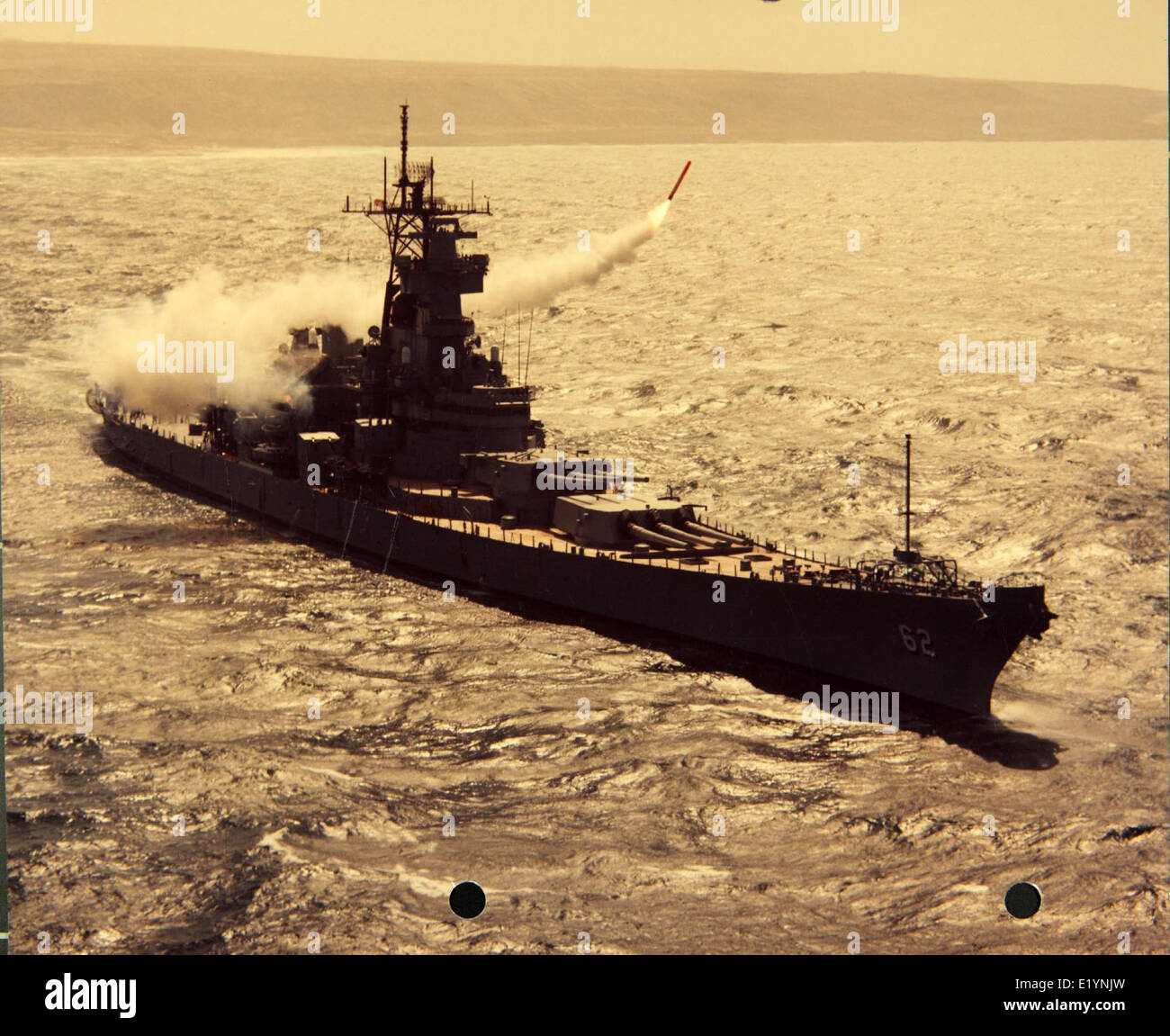 Il Convair/General Dynamics Tomahawk era un missile da crociera sviluppato per la Marina degli Stati Uniti negli anni '1970 Fu ampiamente utilizzato dalla Marina degli Stati Uniti, inclusa la corazzata USS New Jersey (BB-62), per migliorare le capacità di attacco a lungo raggio. Foto Stock