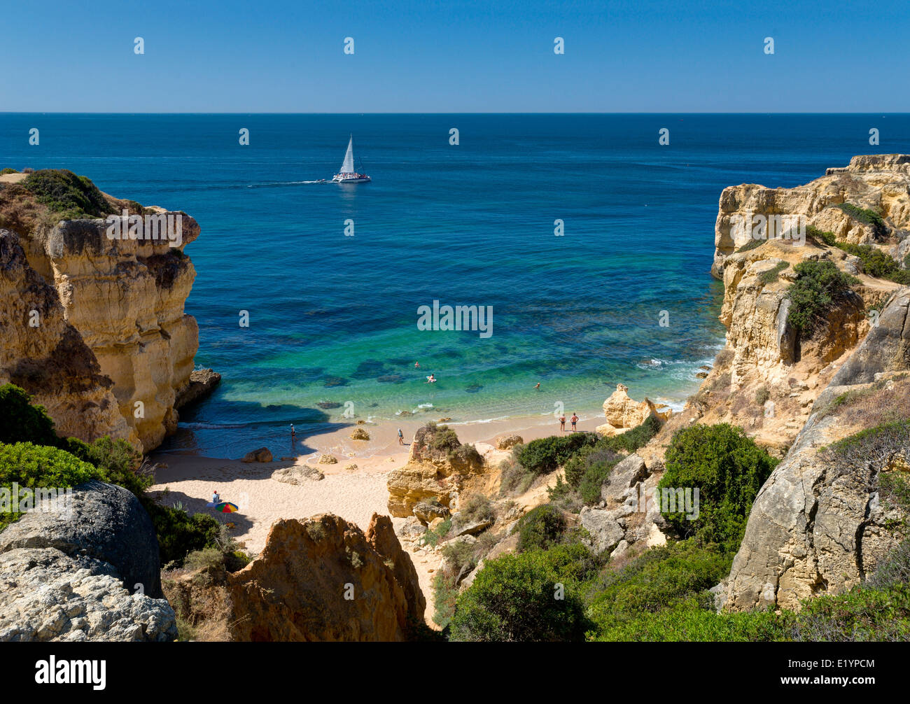 Una piccola baia vicino a Praia da Coelha, Albufeira Algarve Foto Stock