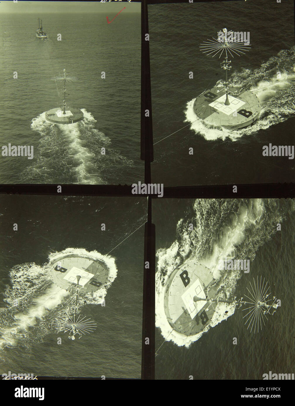 Tra il 1955 e il 1965, Convair/General Dynamics sviluppò e implementò boe come parte di progetti militari e aerospaziali. Questi dispositivi hanno contribuito a vari progressi tecnologici, tra cui la ricerca sull'oceanografia e sui sistemi di comunicazione. Foto Stock