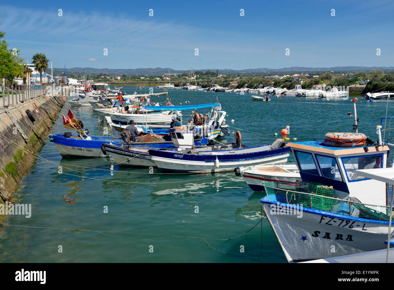 Fuseta barche da pesca, Algarve Orientale, Portogallo Foto Stock