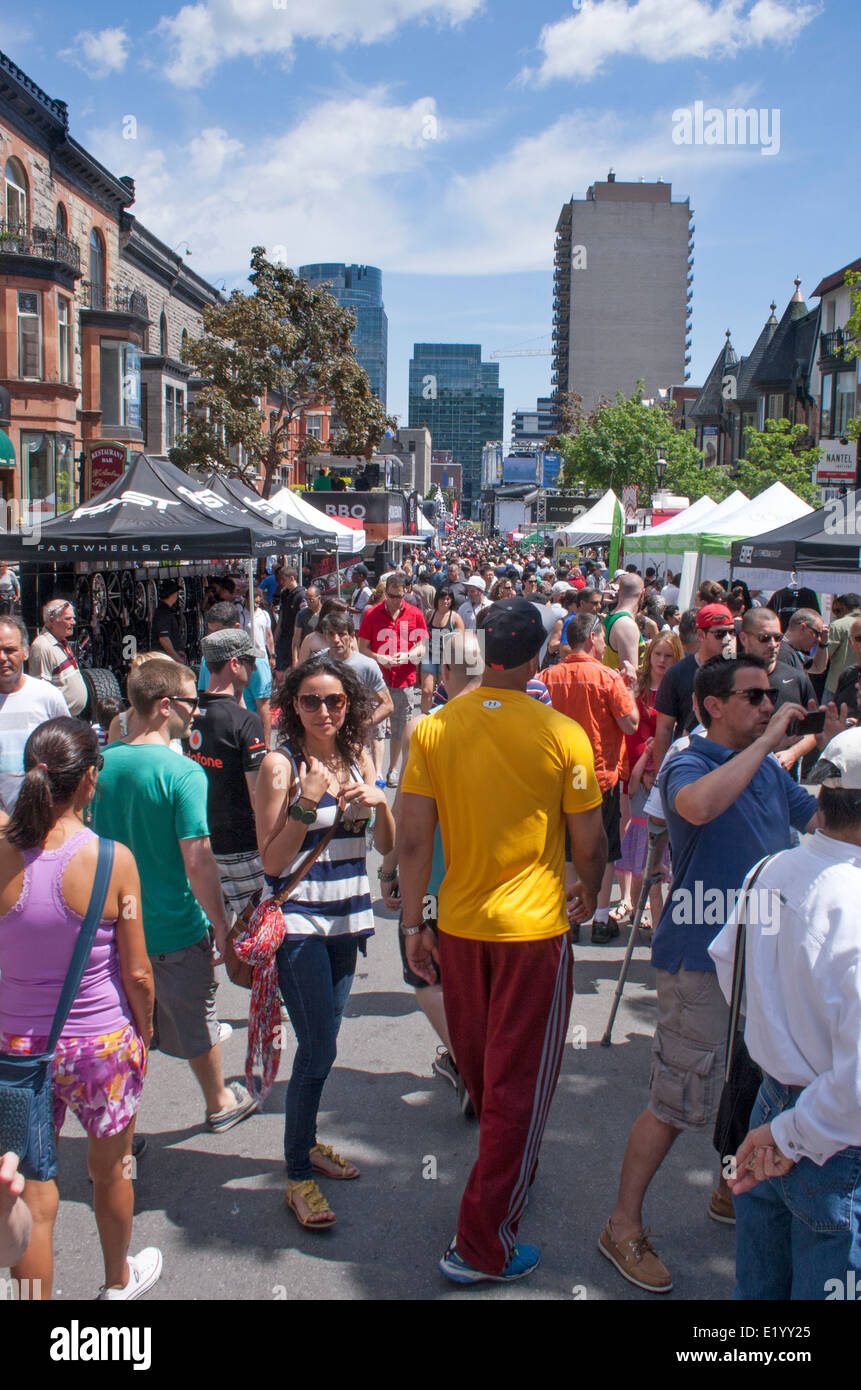 La folla in Crescent Street Montreal durante la Formula One Grand Prix Weekend feste Foto Stock