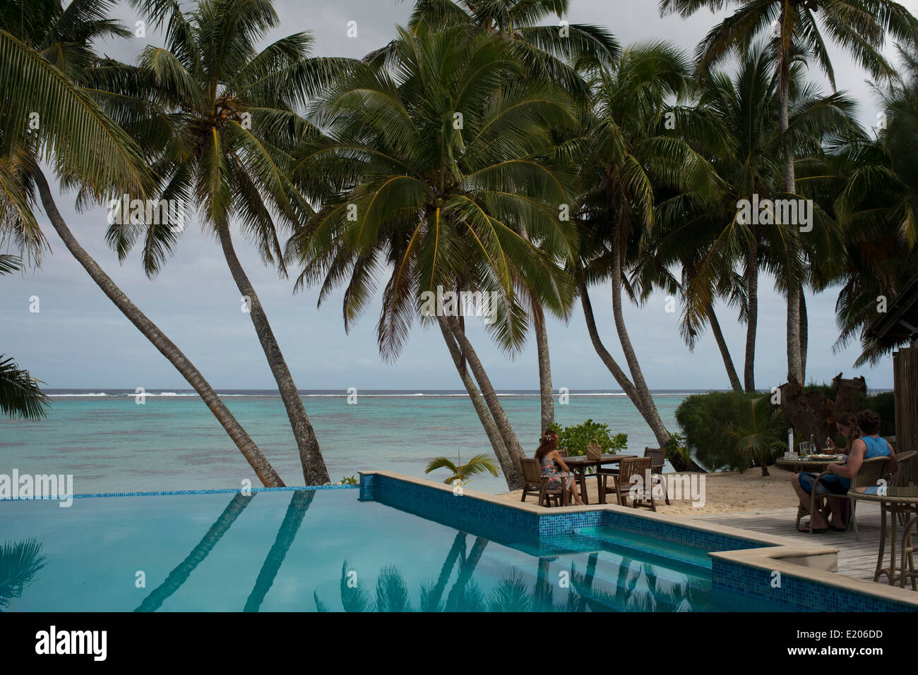 Rarotonga Island. Isole Cook. Polinesia. Oceano Pacifico del sud. La piscina di lusso hotel Little Polynesian Resort in Rarotonga. Foto Stock