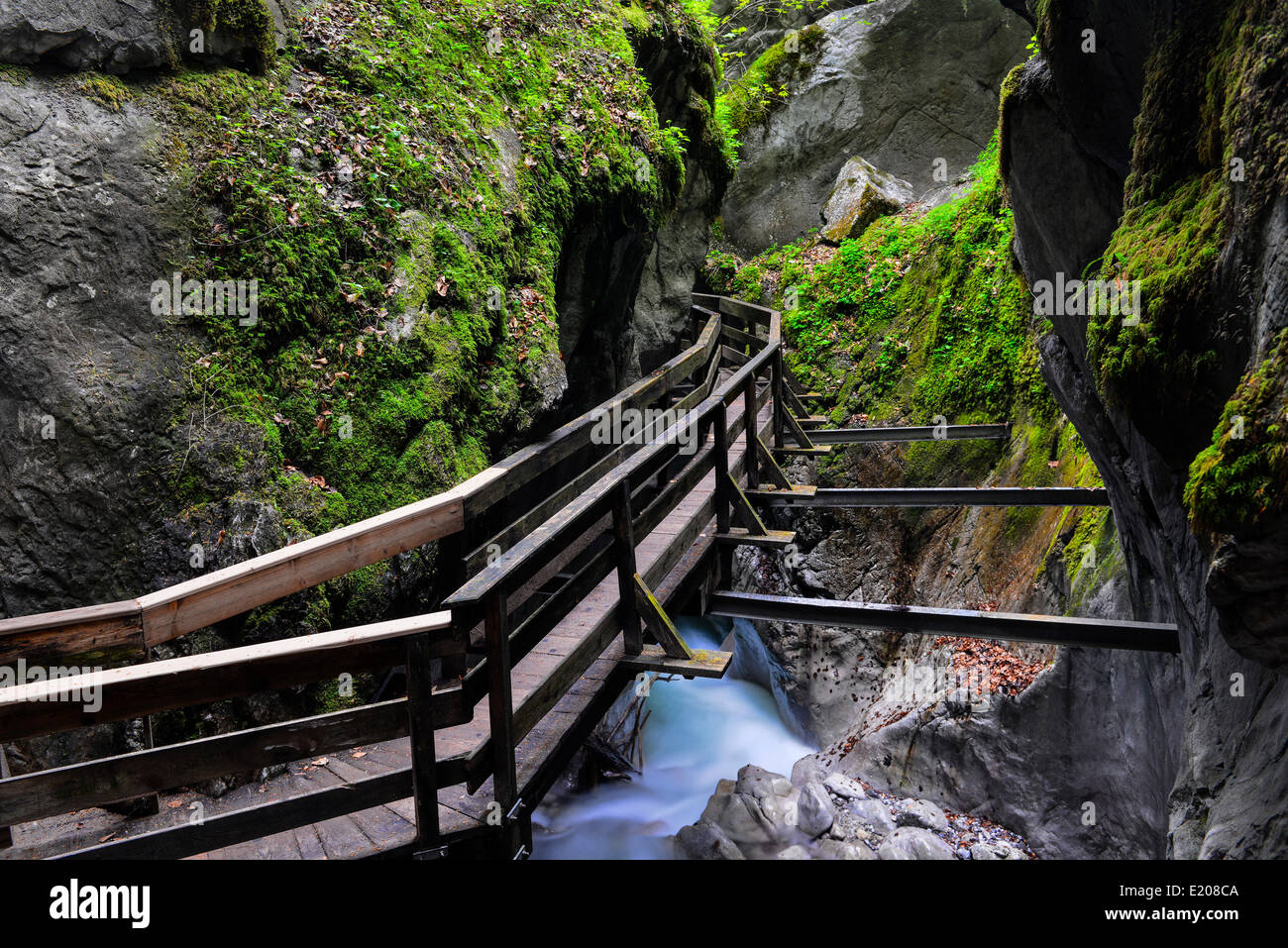 Il Boardwalk in Seisenbergklamm, Weissbach, Saalach, Lofer, Zell am See District, Salisburgo, Austria Foto Stock