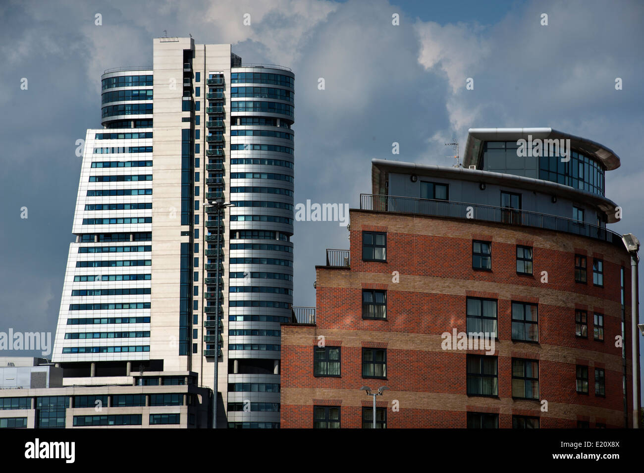 Leeds, nello Yorkshire, Inghilterra, Regno Unito. Giugno 2014 Waterfront sviluppo intorno all'area delle chiamate del centro della citta'. Foto Stock