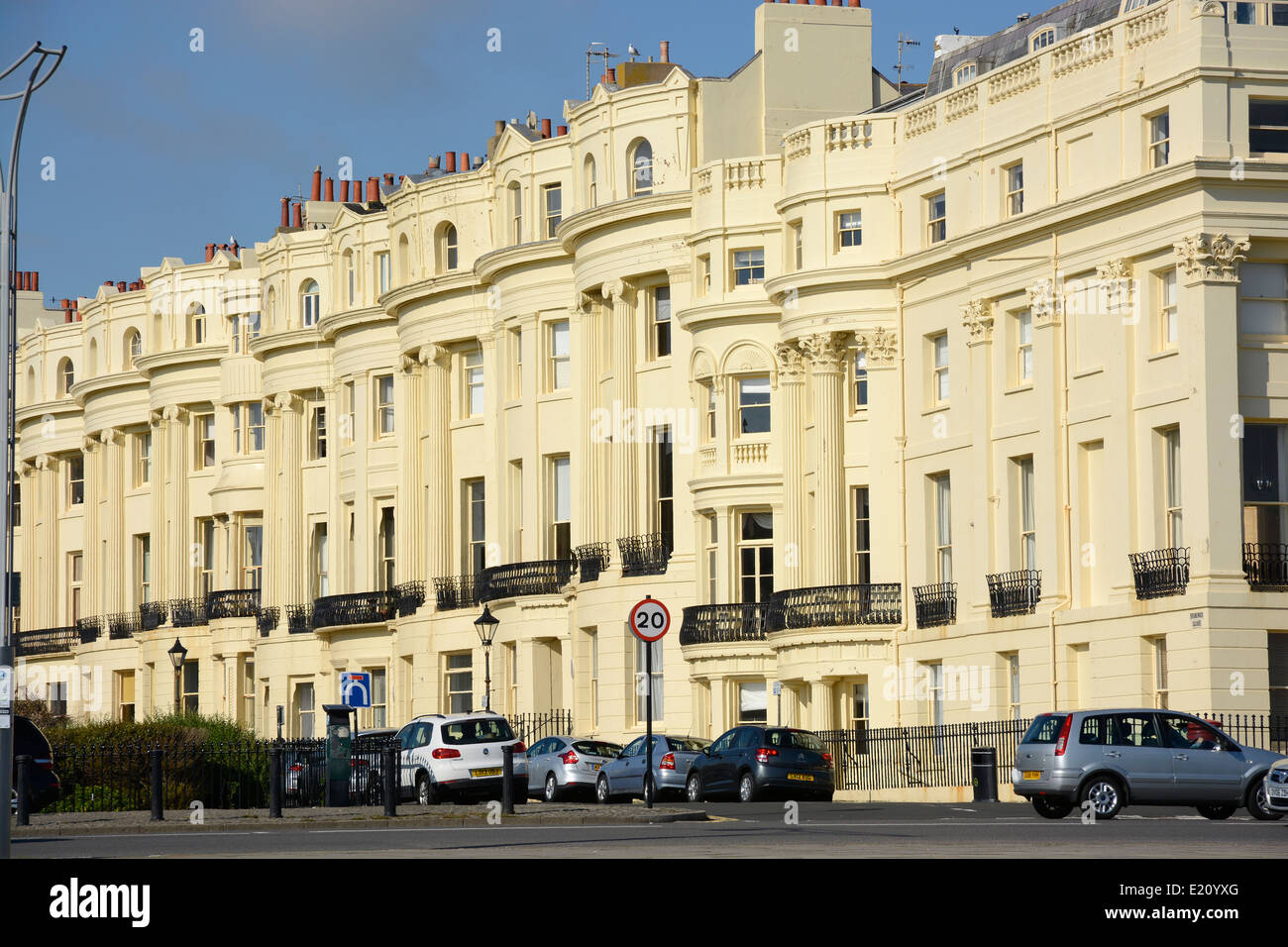 Durante il periodo della reggenza, edifici di appartamenti a Brunswick Square sul lungomare Hove in Brighton, East Sussex, Inghilterra Foto Stock