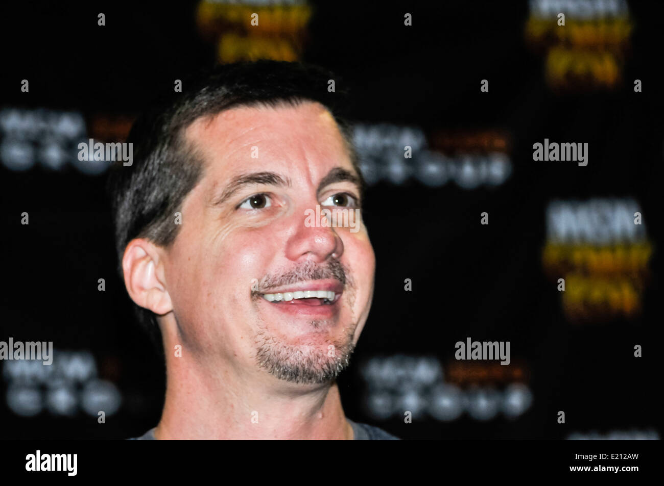 Attore e artista vocale D.C. Douglas a Comicon Foto Stock