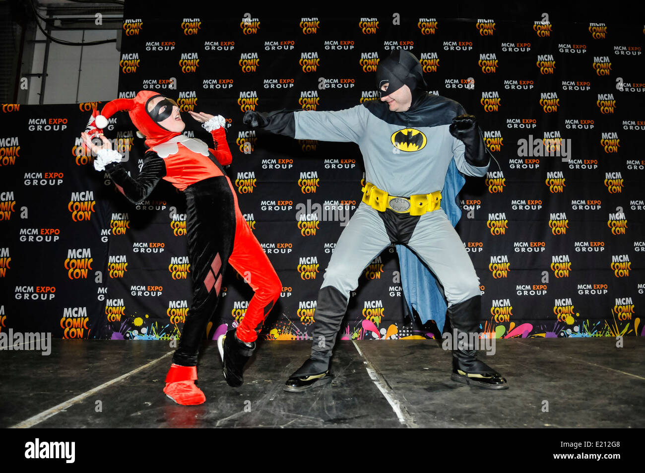 Batman e Harley Quinn durante il Cosplay a Comicon Foto Stock