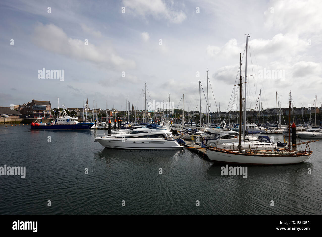 Barche di lusso a Bangor marina Irlanda del Nord Foto Stock
