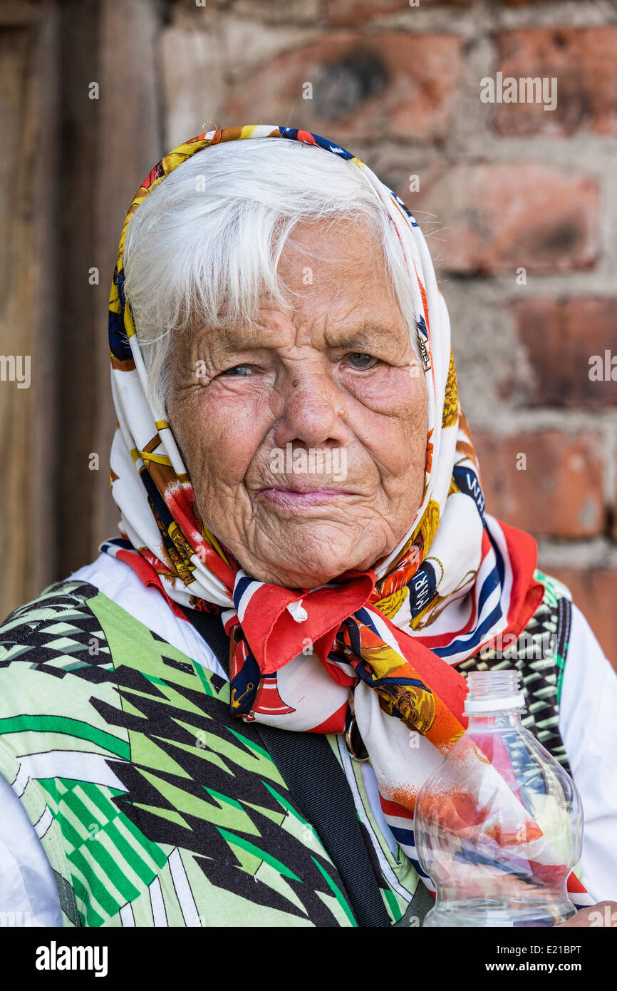 Vecchia donna, Goritsy, Russia Foto Stock