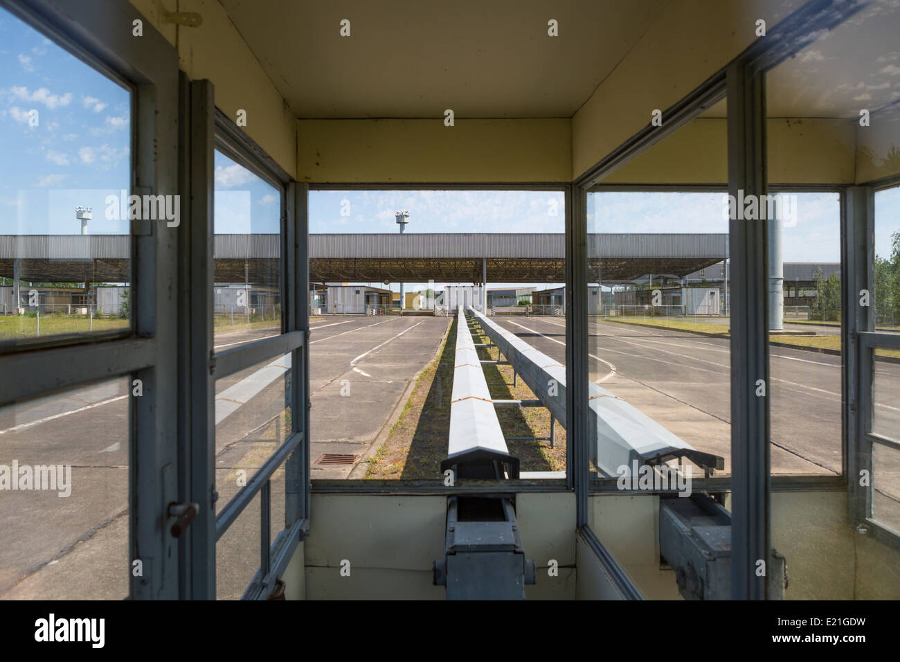 Confine storico checkpoint Helmstedt-Marienborn tra occidente e oriente a Helmstedt-Marienborn in Sassonia-Anhalt, Germania Foto Stock