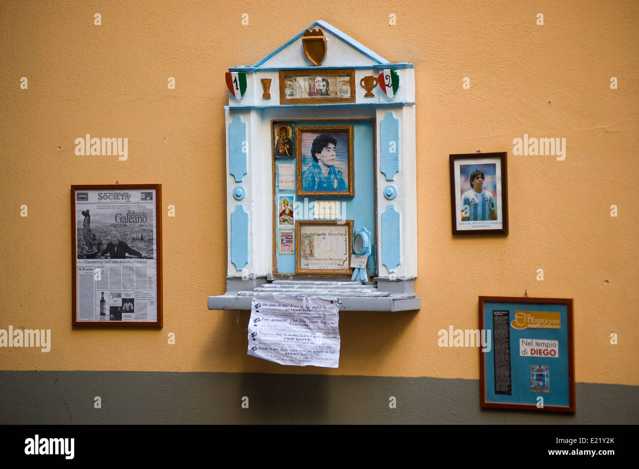 Diego Maradona's altare in Napoli Foto Stock