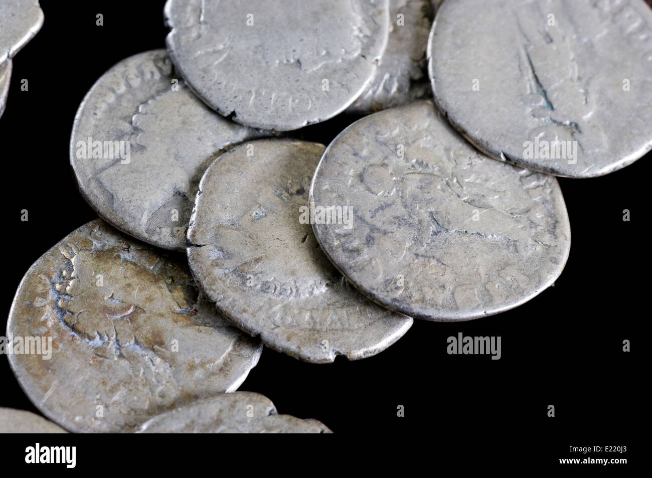 Monete antiche sono fatte di argento. Mezzi di pagamento dei secoli passati Foto Stock
