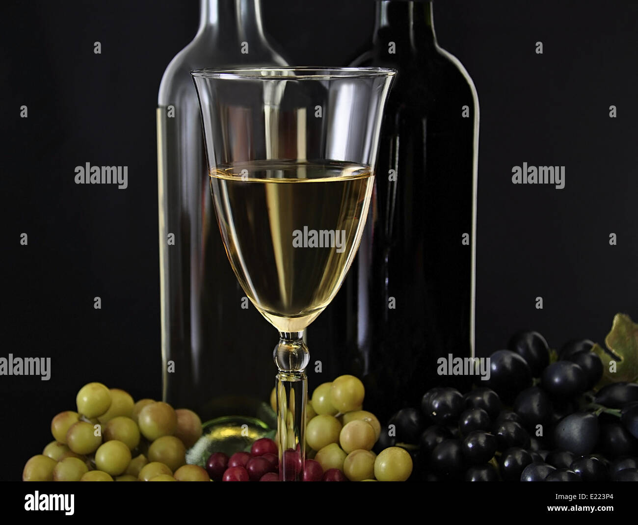 Il vino bianco e i mosti di uve Foto Stock