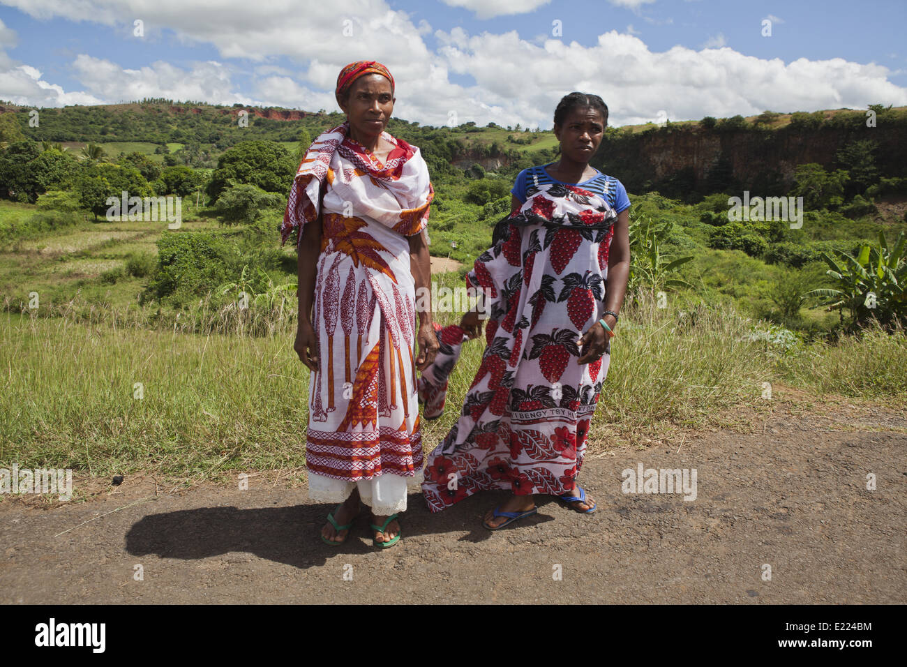 Le donne con il costume tradizionale, Madagascar Foto stock - Alamy