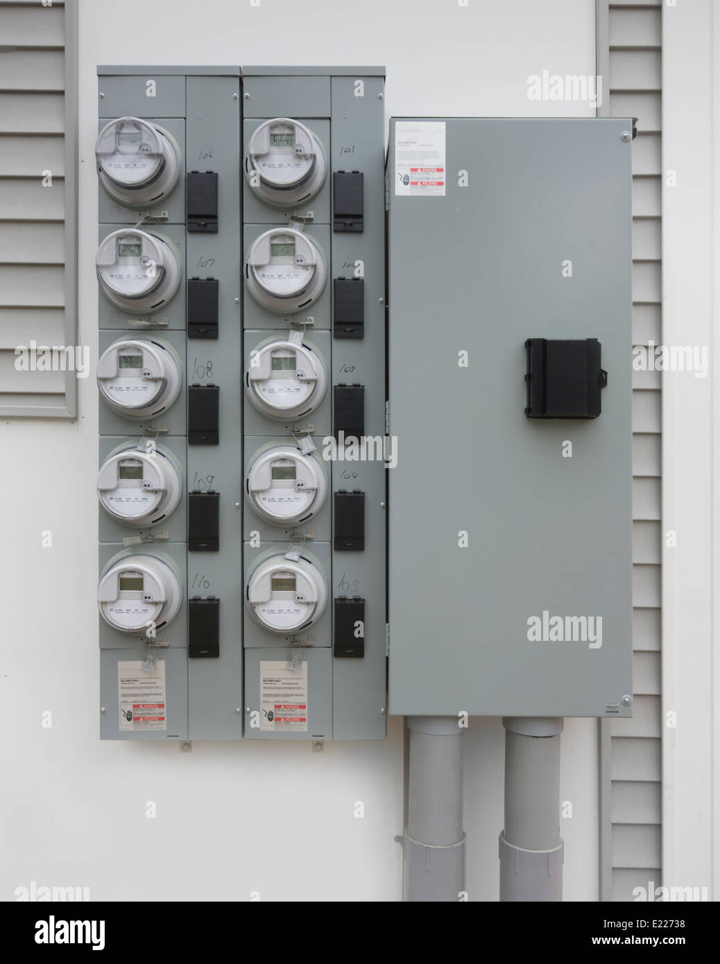 Smart digitale utility elettrica metri per un complesso di appartamenti Foto Stock