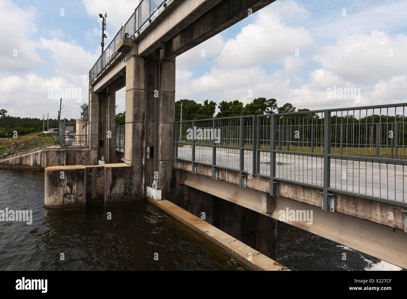 Principali Inglis stramazzo Dam Southwest Florida acqua distretto per la gestione delle risorse idriche Foto Stock