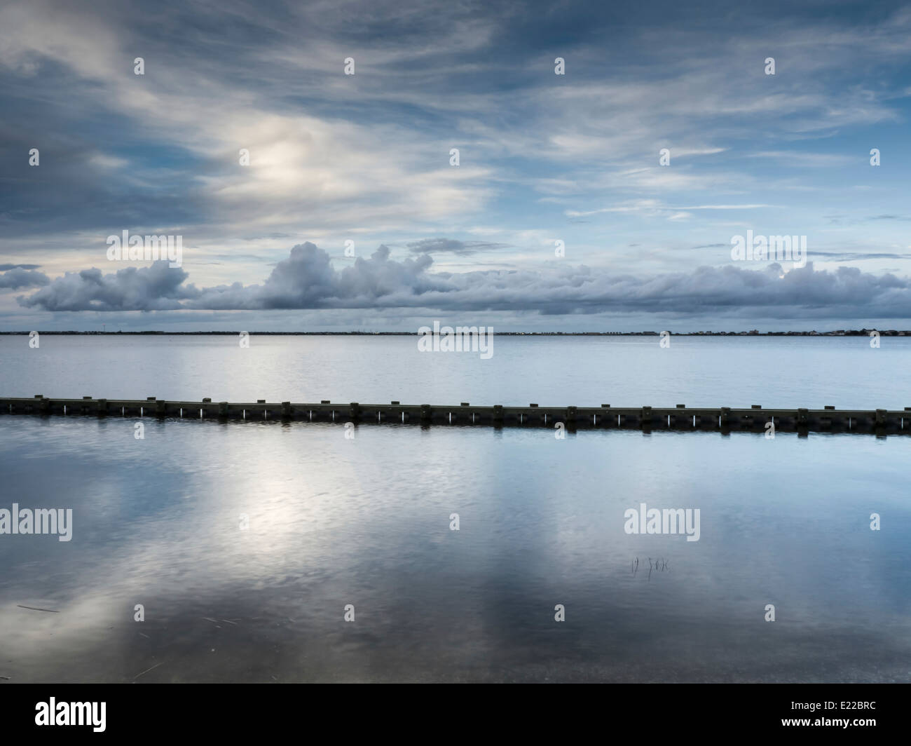 Roanoke Suono in serata, Manteo, North Carolina. Foto Stock