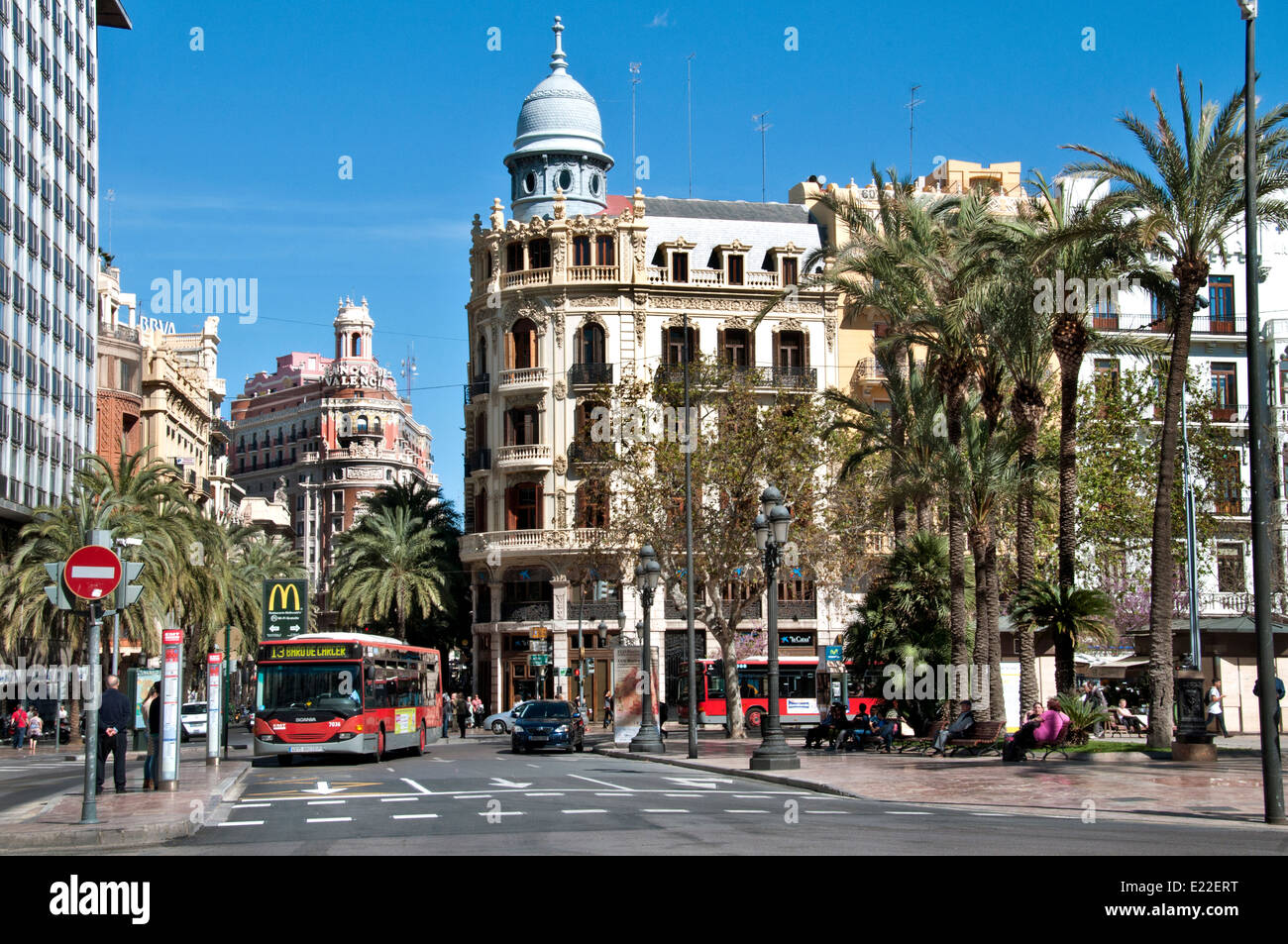 Valencia Spagna city centre Plaza del Ayuntamiento square Foto Stock